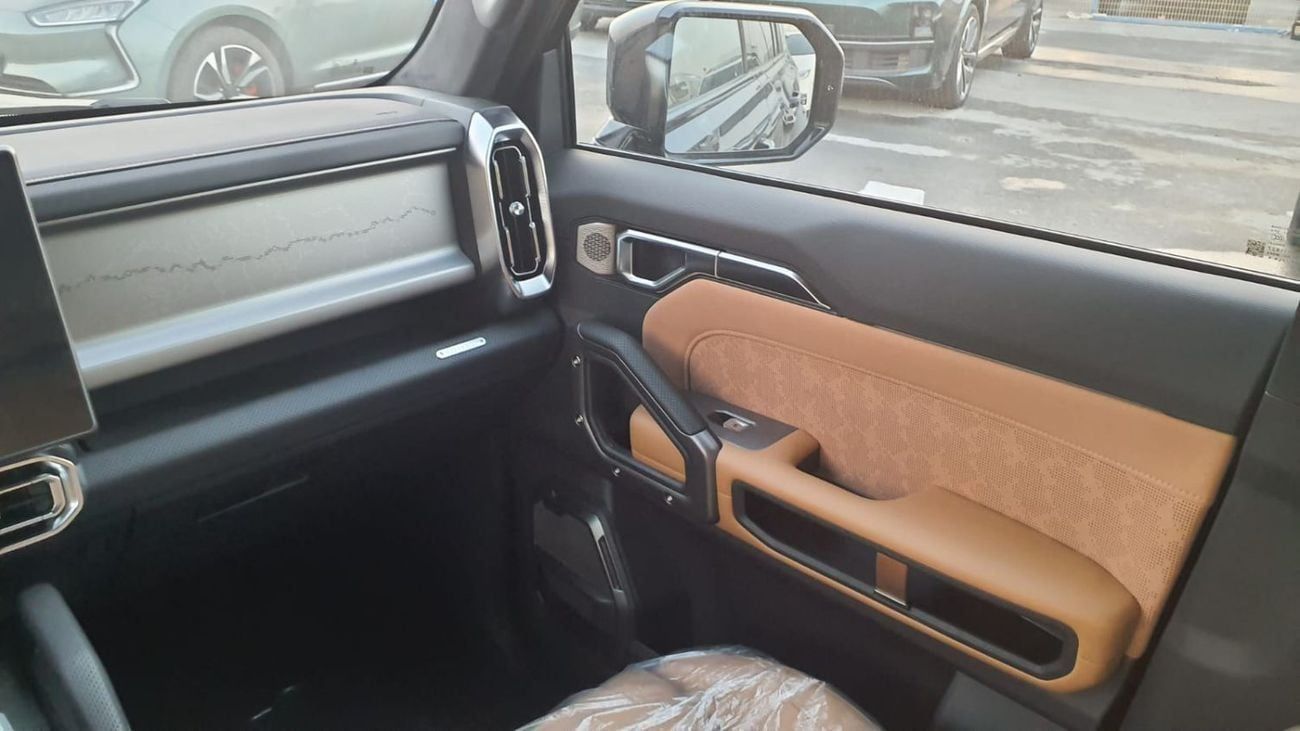 جيتور T2 JETOUR T2 2.0L | 5-Seater | Elegant Black Exterior & Premium Beige Interior