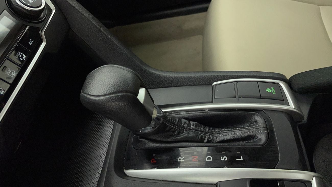 هوندا سيفيك DX 1.6 | بدون دفعة مقدمة | اختبار قيادة مجاني للمنزل