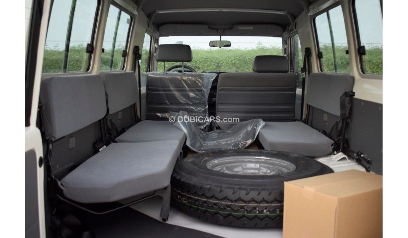 Toyota Land Cruiser 78 HARDTOP 4.5L V8 DIESEL 9 SEATER