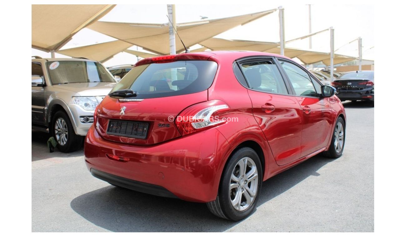Peugeot 208 Allure ACCIDENTS FREE - GCC- CAR IS IN PERFECT CONDITION INSIDE OUT FULL OPTION