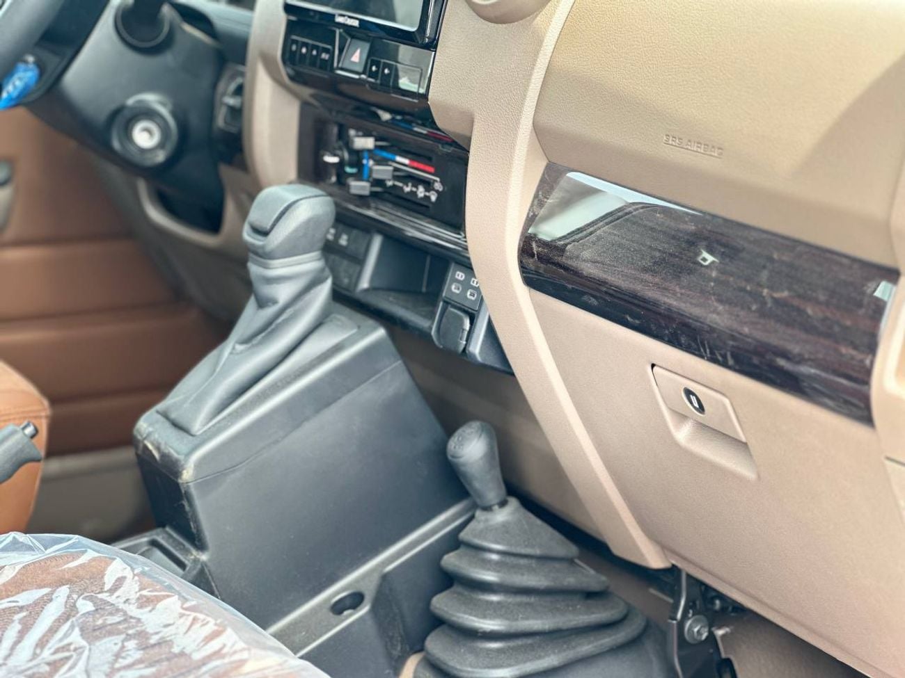 تويوتا لاند كروزر بيك آب S/C LC79 2.8 لتر ديزل أوتوماتيك // 2026 // كاملة المواصفات مع رادار، ثلاجة، قفل تفاضلي، مشغل DVD وكا