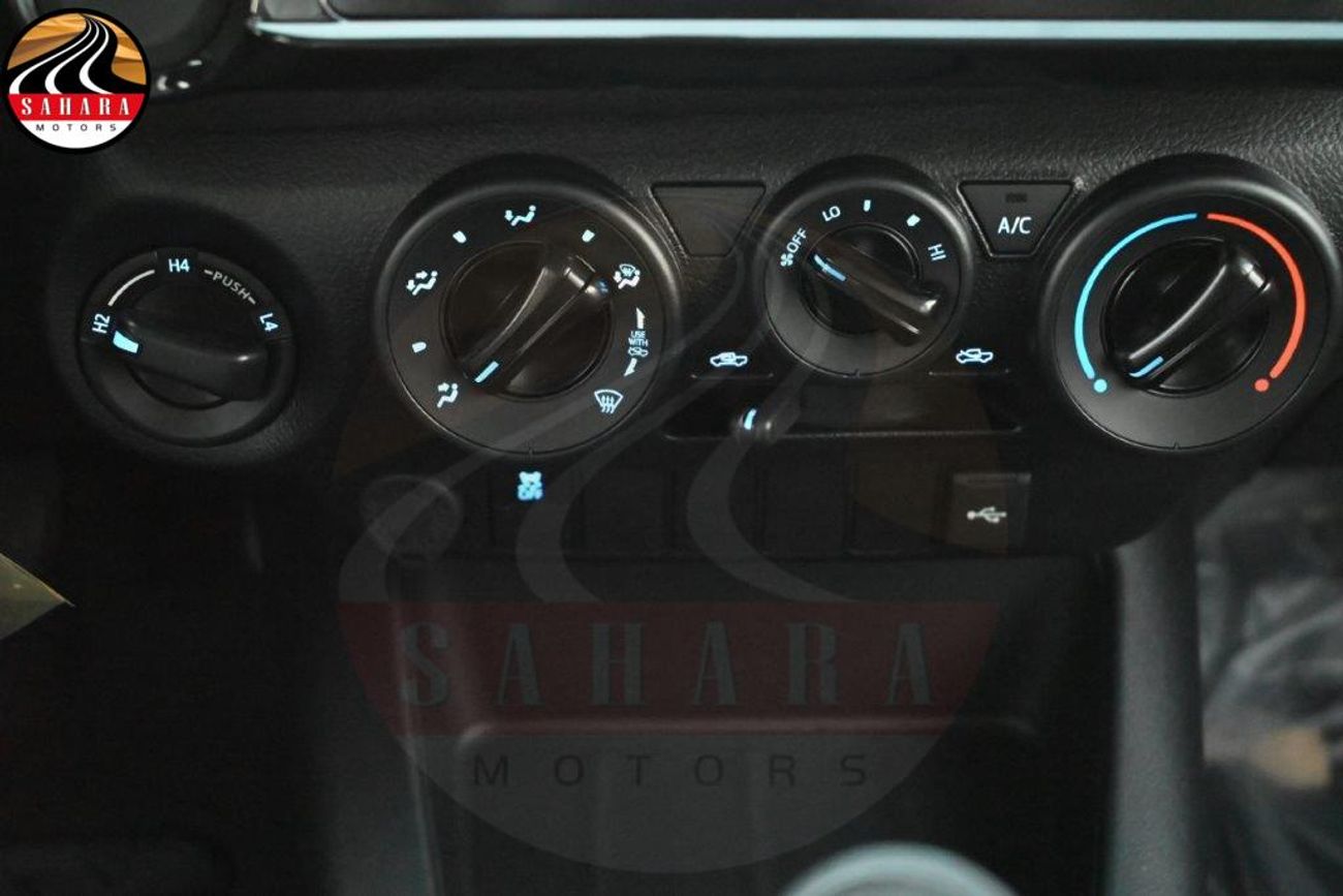 Toyota Hilux Double Cab Pickup 2.4L 4x4