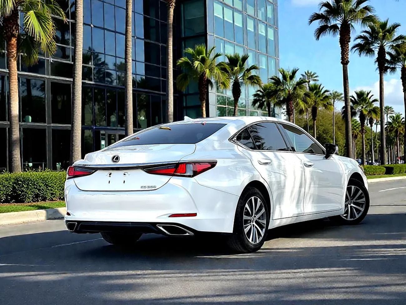 Lexus ES350 1,320 P.M | | ES-350 | 3.5L V6 | | FREE ACCIDENT | ORIGINAL PAINT