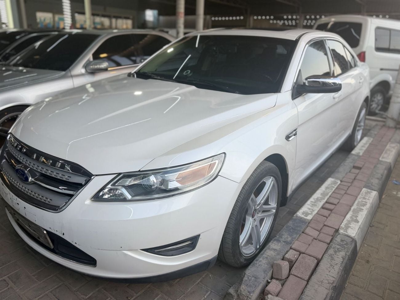 Ford Taurus LTD