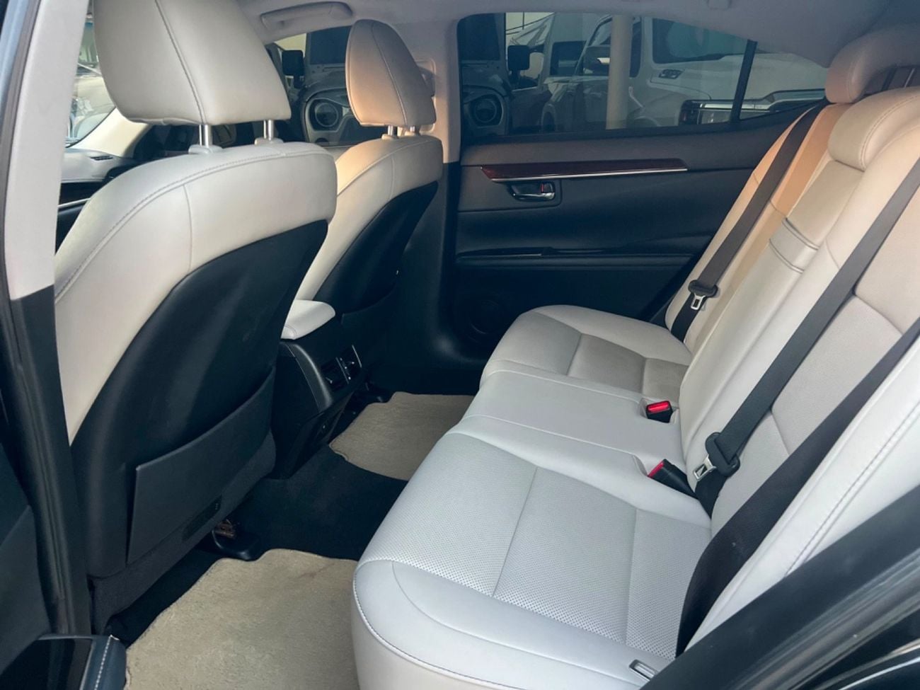 لكزس ES 350 PLATINUM