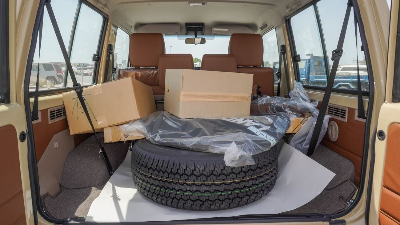 تويوتا لاند كروزر 70 LX 4.0 L V6