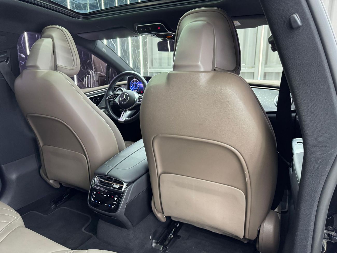 مرسيدس بنز EQE 350+ Premium + 2022 Mercedes Benz EQE350+ AMG, 2027 Mercedes Warranty + Service Pack, Fully Loaded, GCC