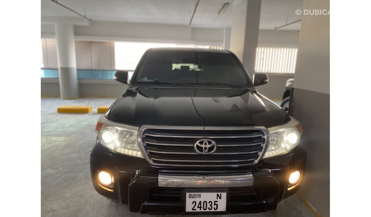 Toyota Land Cruiser VXR V8