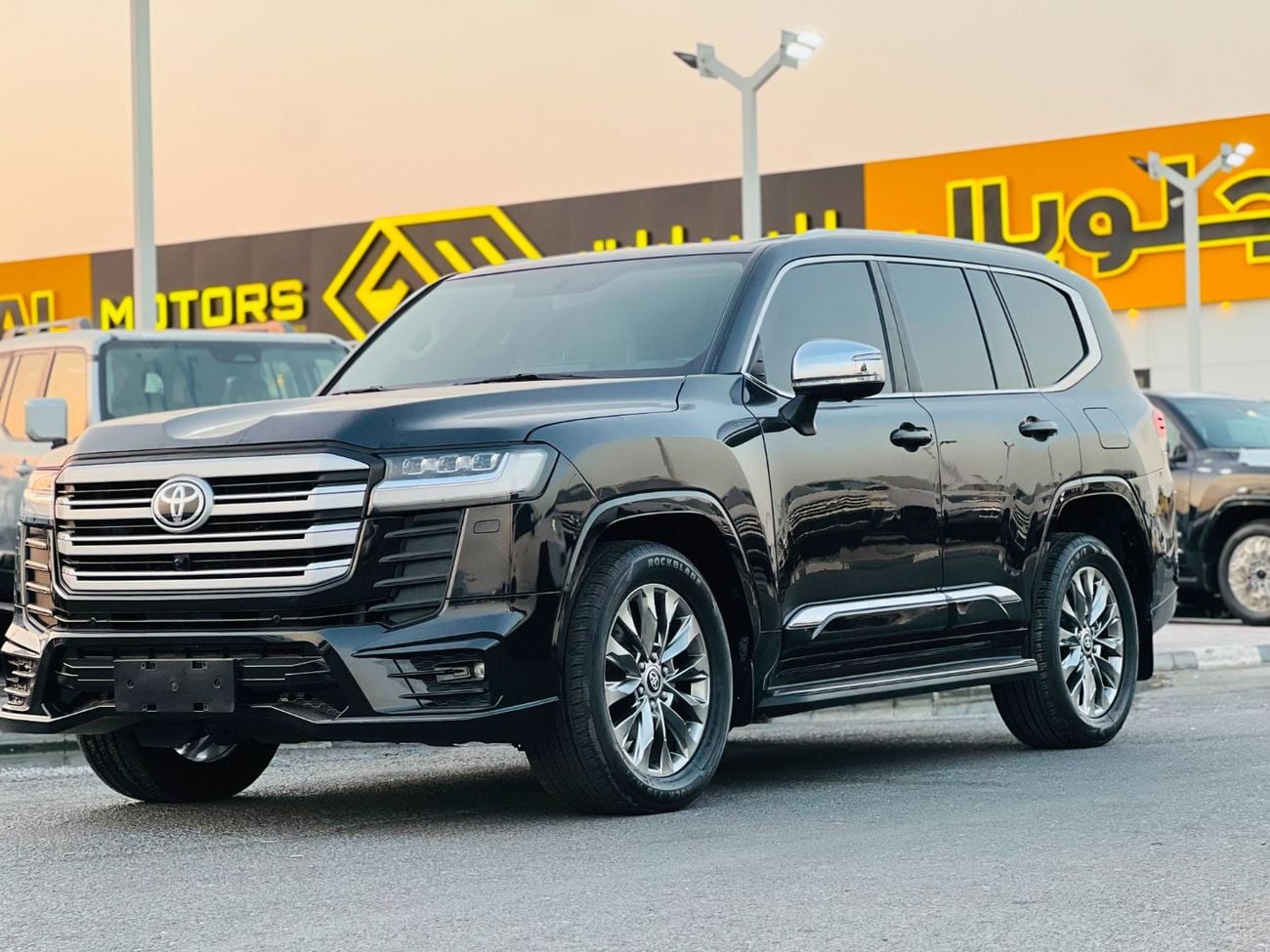 تويوتا لاند كروزر GXR 2022MODEL 4.0L v6 petrol Engine Colour Black push start Transmission Automatic Interior.Begie leathe