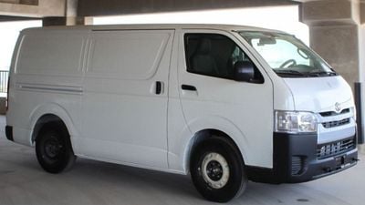 Toyota Hiace GL Toyota hiace cargo standard 2.7L V4 PETROL