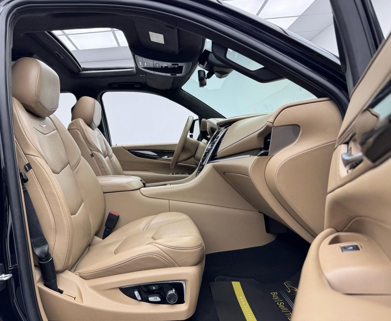 كاديلاك إسكالاد 2020 Cadillac Escalade Platinum, Warranty, Full Cadillac Service History, 8 Seater, Fully Loaded GCC