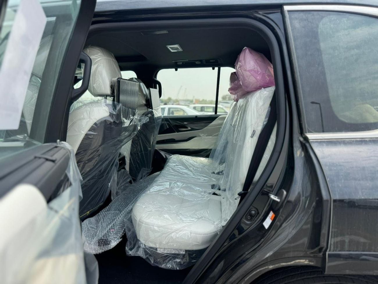 لكزس LX 700h SIGNATURE