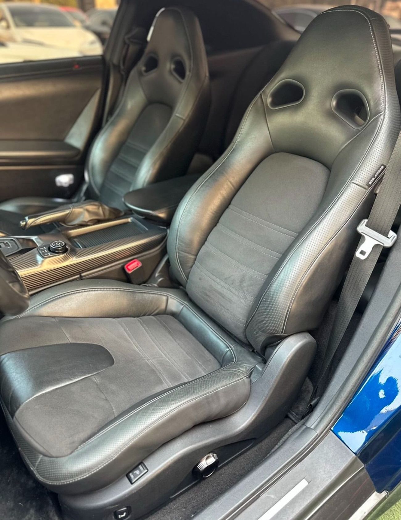 Nissan GTR Std 3.8L (565 HP) NISSAN GTR 2017 perfect condition Full option Full carbon fiber