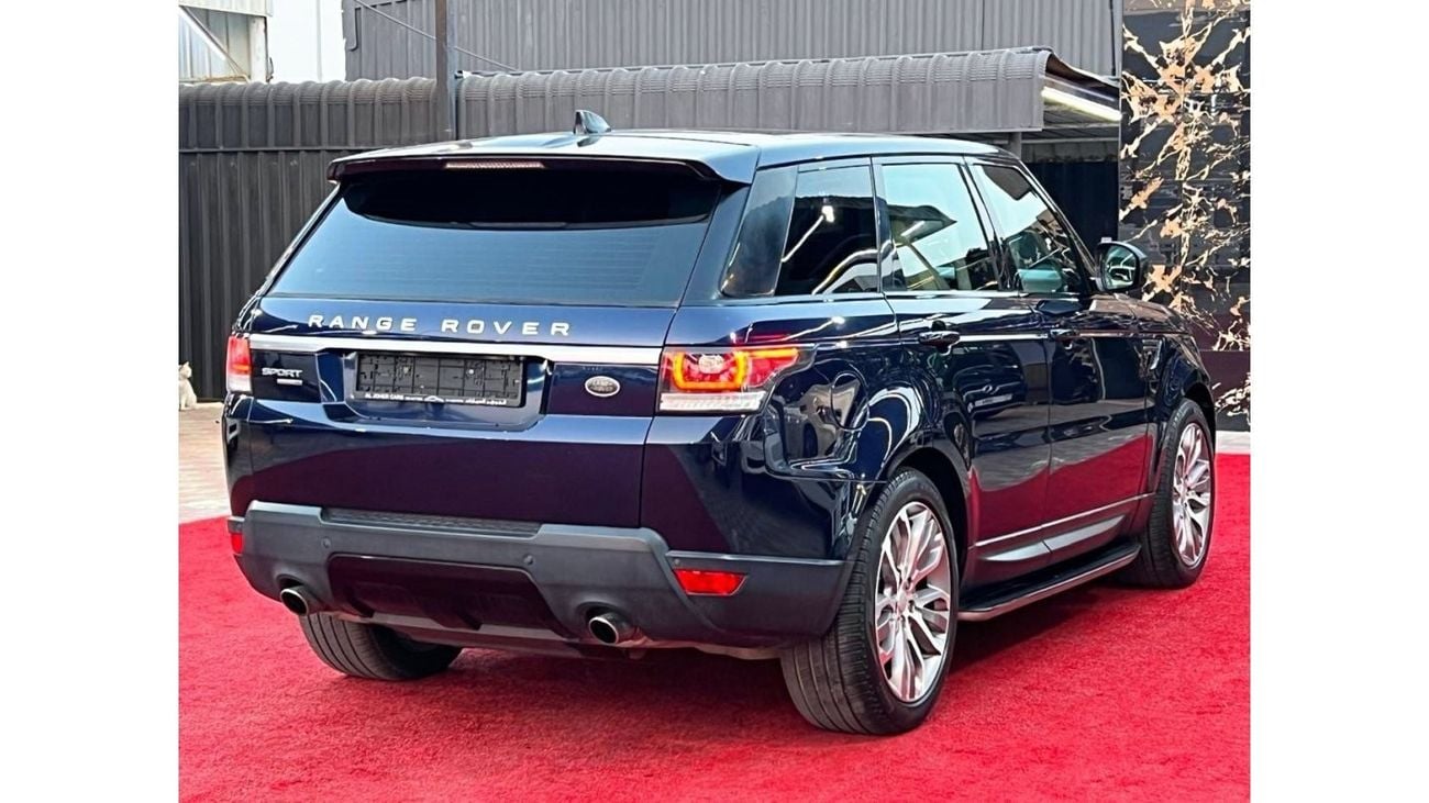 Used Land Rover Range Rover 2017 for sale in Dubai - 745268