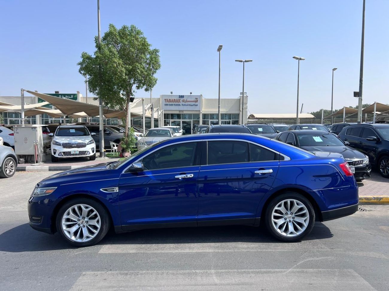 Ford Taurus VERY CLEAN CAR LOE MILEAGE