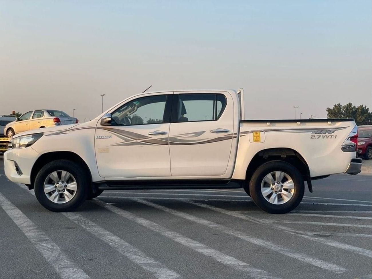 تويوتا هيلوكس 2017 Toyota Hilux GLX 2.7L V4 - AWD 4x4 - Full Option SR5 Edition Rear CAM / AC - Rims With Side Ste