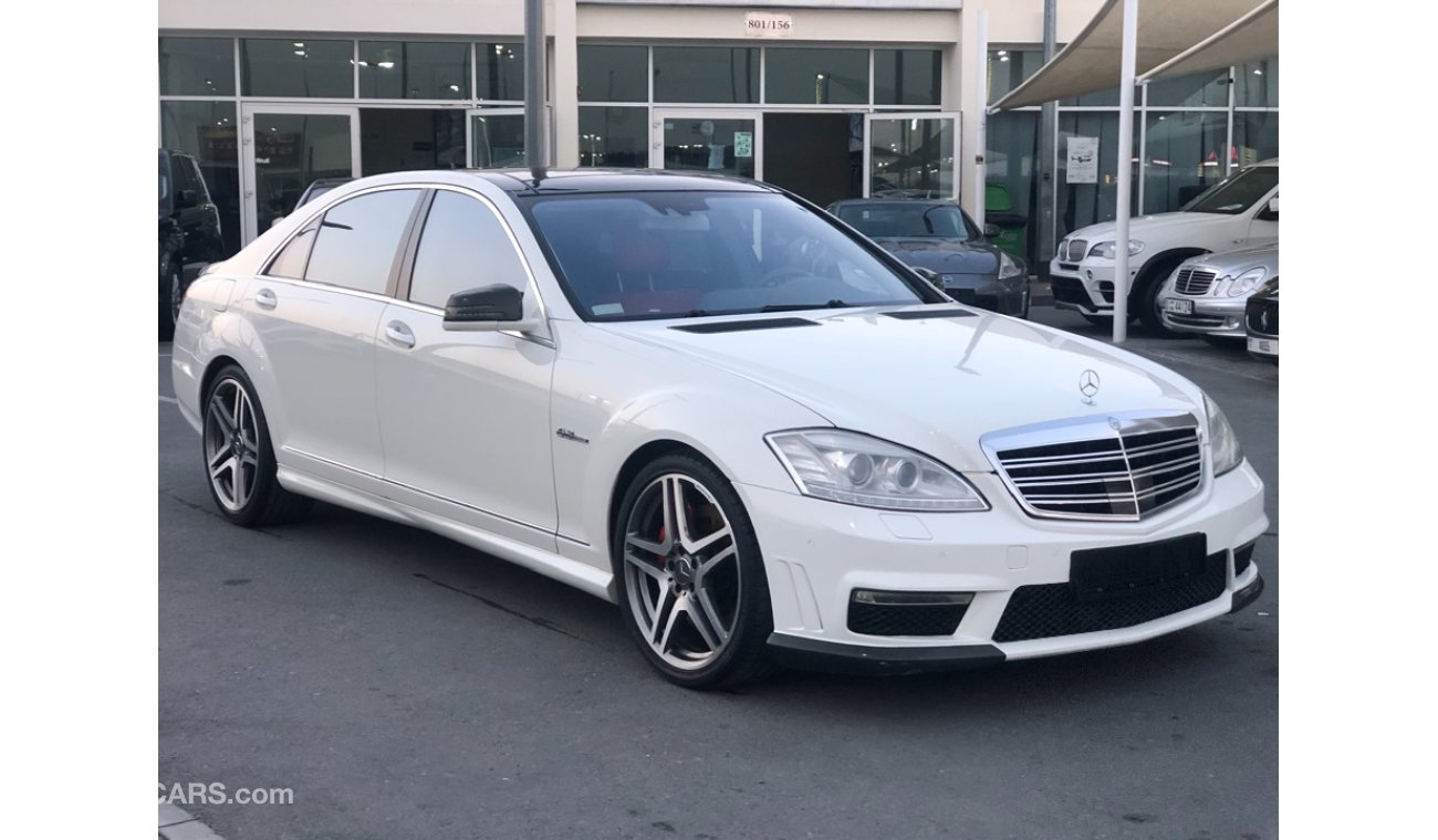 مرسيدس بنز S 63 AMG موديل 2008 خليجي فل مواصفات كراسي جلد ومثبت سرعه وتحكم كهربي كامل ونظام صوت ممتاز وكاميرا خلفيه ومدخ