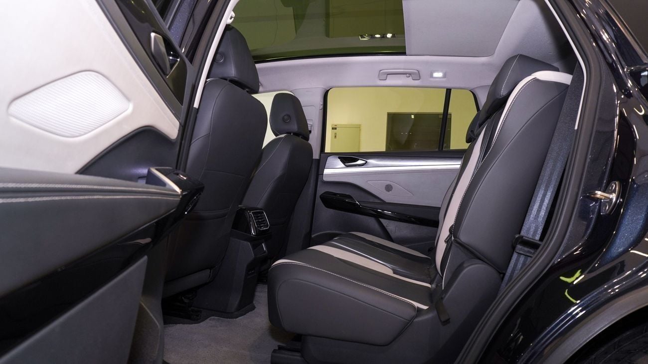 Volkswagen ID.6 Pure+