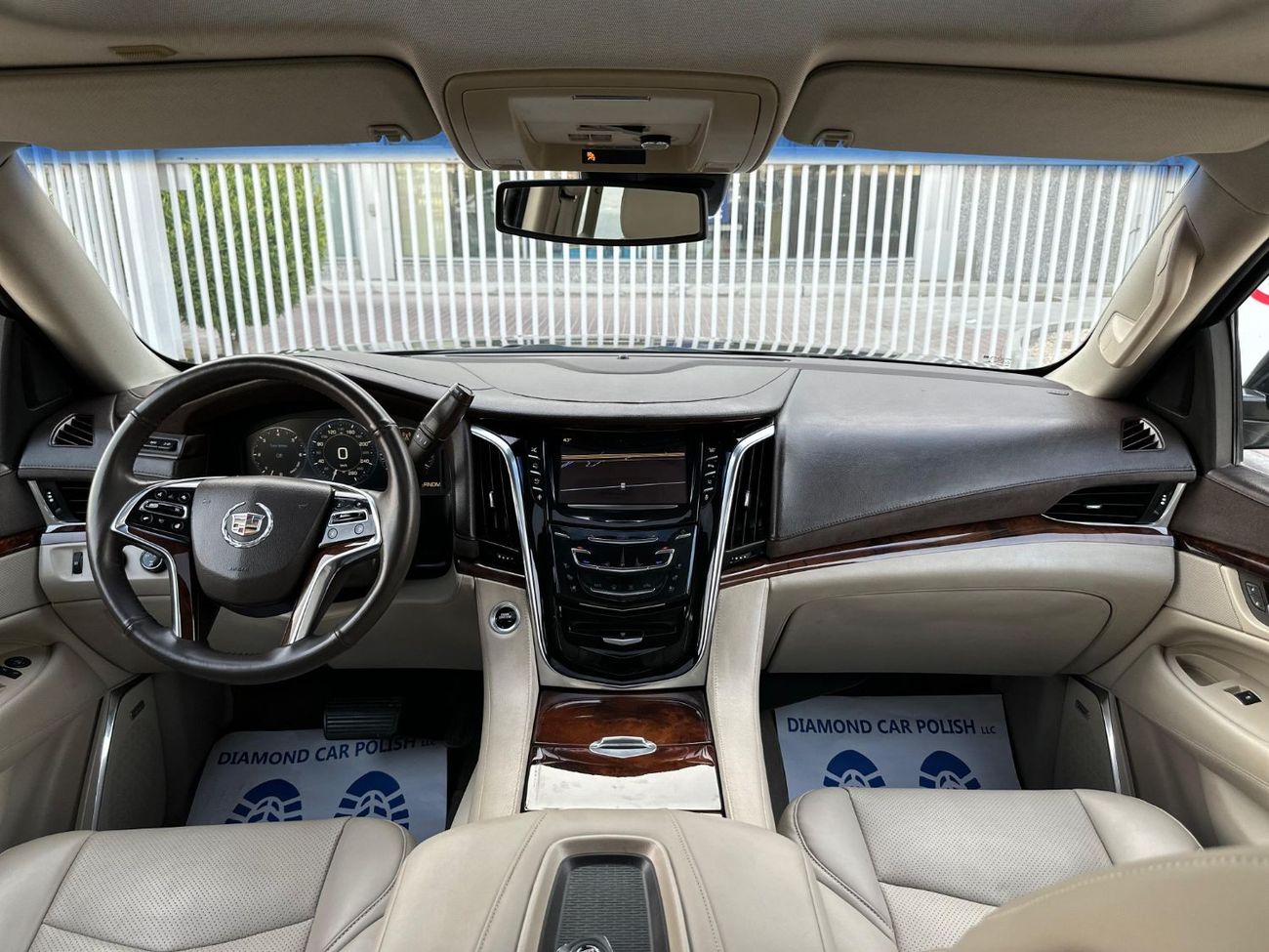 Cadillac Escalade ESCALADE ESV PLATINUM 2015 GCC FULL OPITION // PERFECT CONDITION