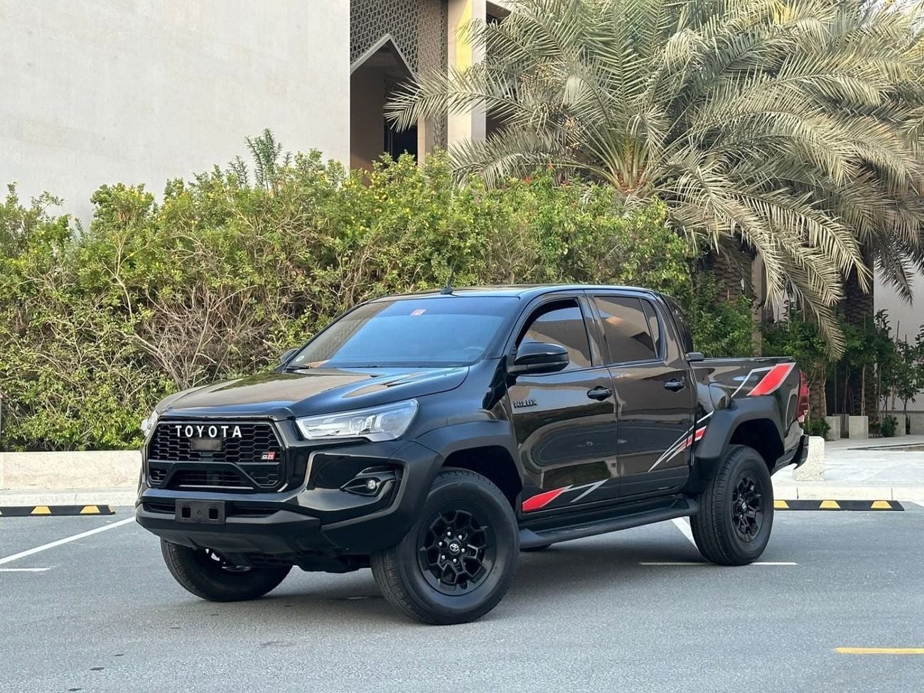 تويوتا هيلوكس 2021 Model V4 - 2.7L Petrol Engine Facelift GR Sports 2025 Shape Exterior and Interior Both Full Opt