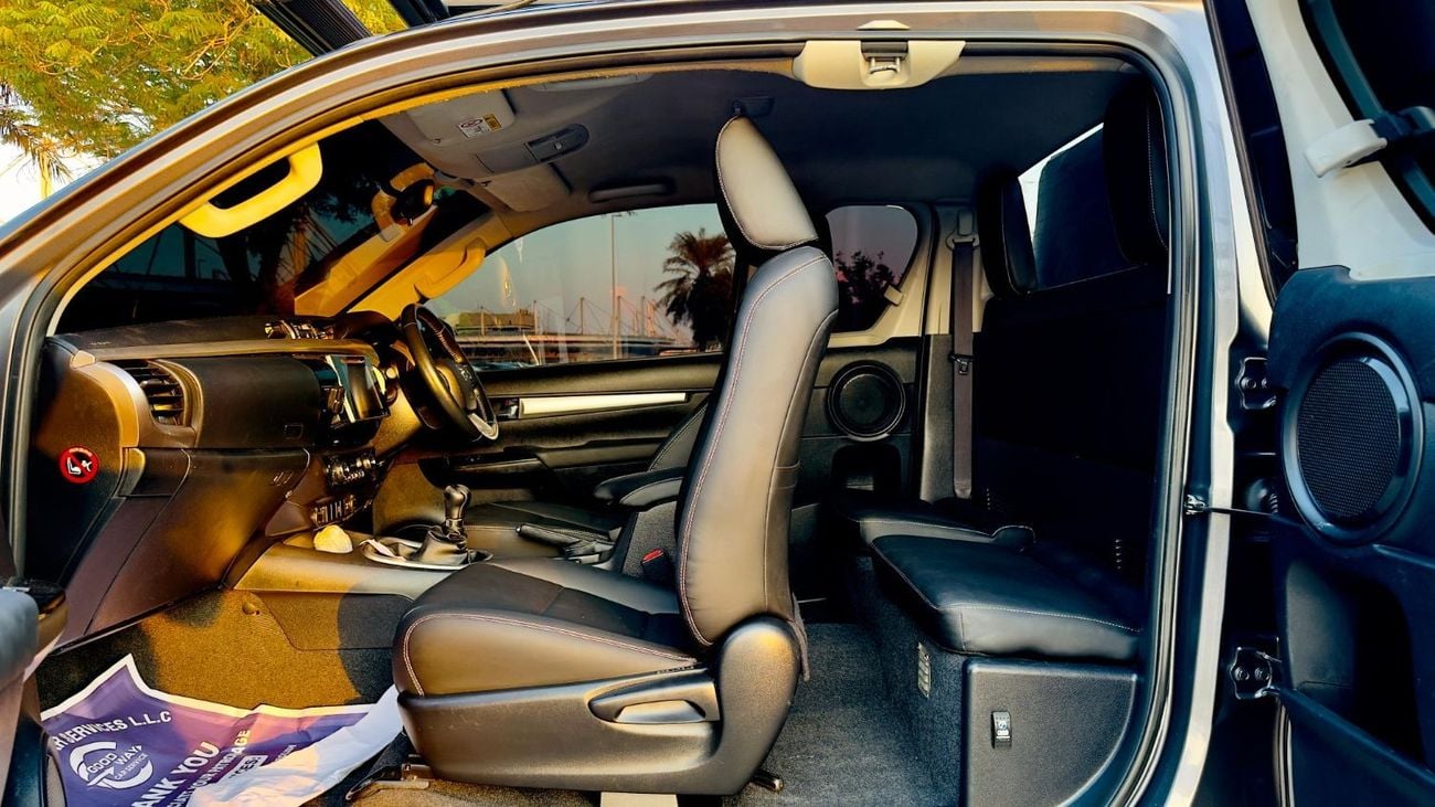 Toyota Hilux CUSTOM CANVAS CANOPY | SMART CAB | RHD | 2017 | 2.8L DIESEL ENGINE | MANUAL TRANSMISSION | AIR SNORK