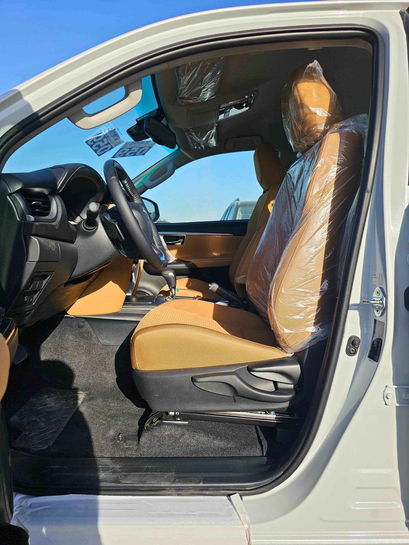 Toyota Fortuner SR5 / EURO 4 / 2.8L V4 DIESEL / DVD + 360* CAMERA / 4WD (CODE # 69086)