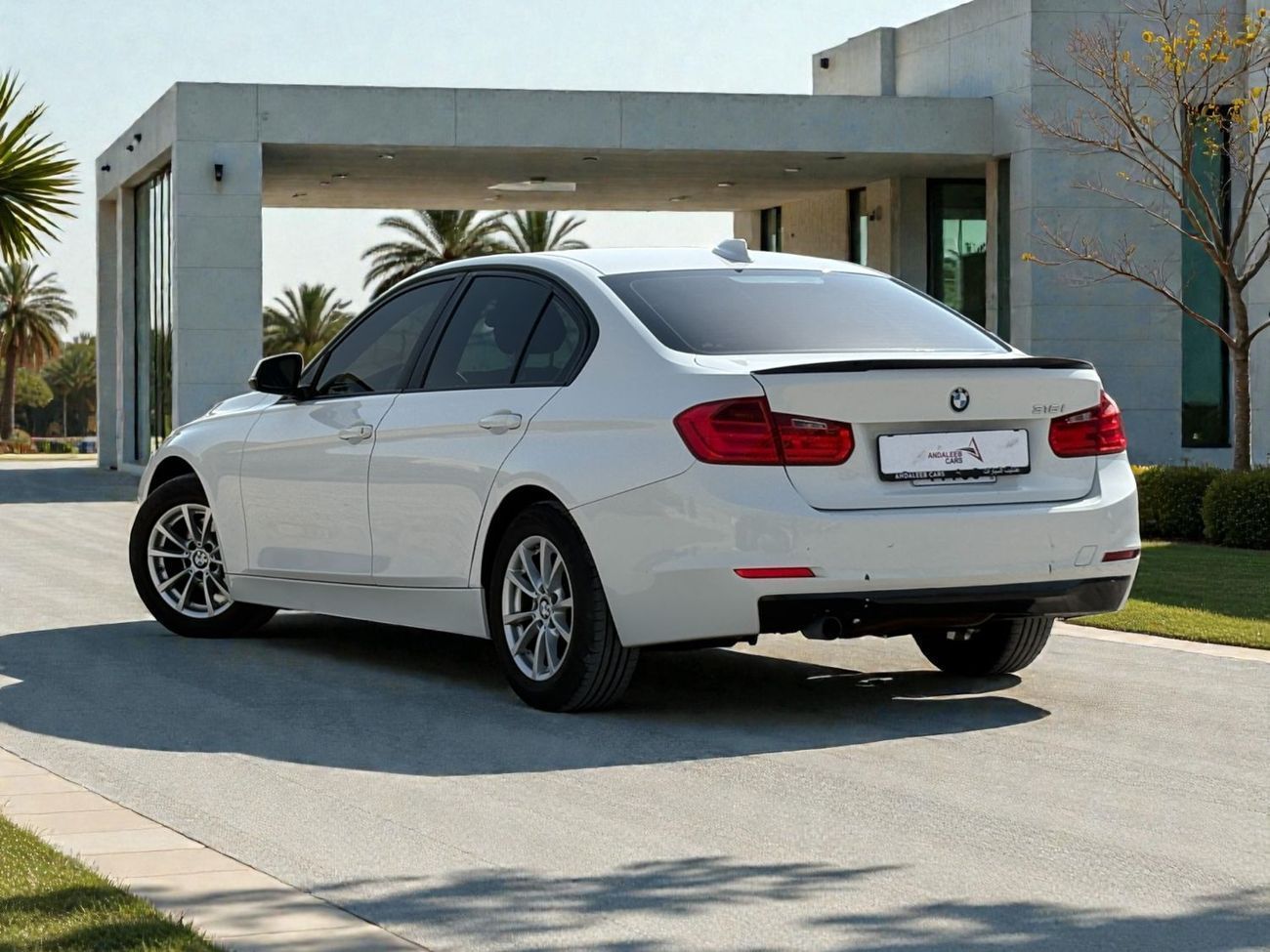 BMW 316i 316i 1.6T A/T | 2015 | GCC SPECS | AED 26,500