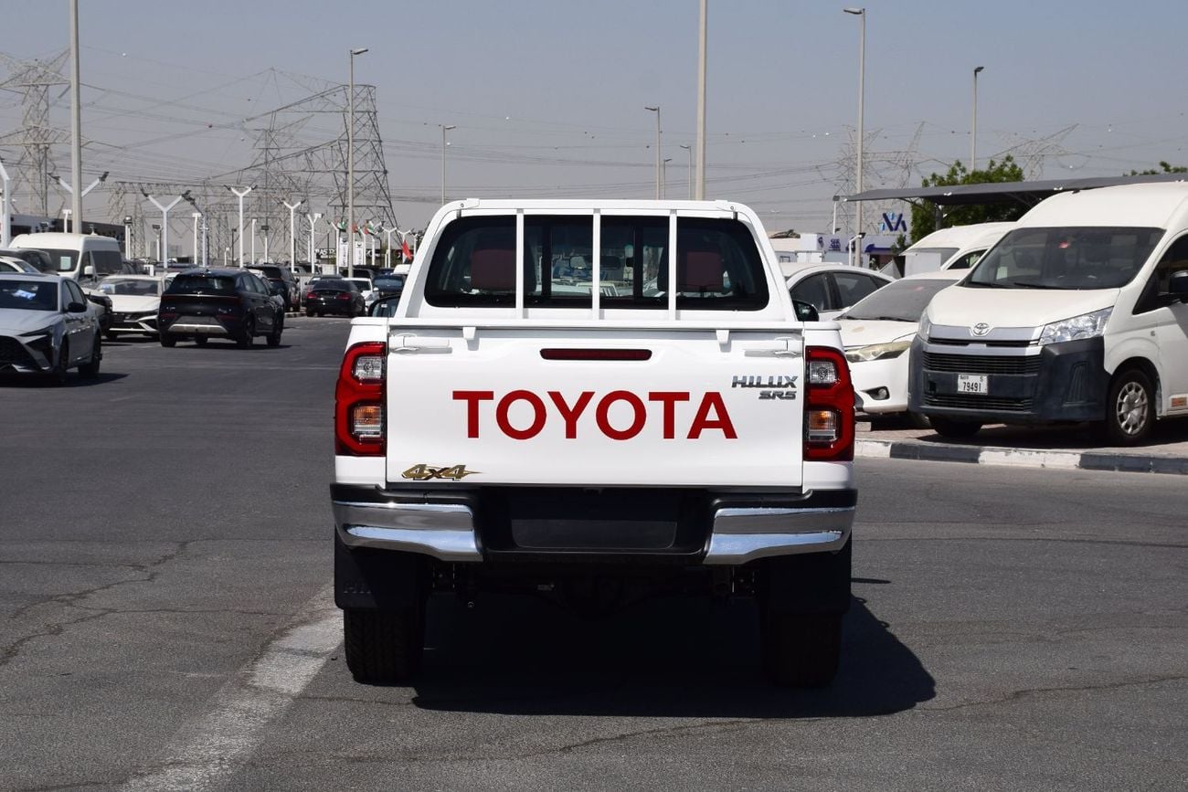 تويوتا هيلوكس 2.7L (4x4) Petrol SR5