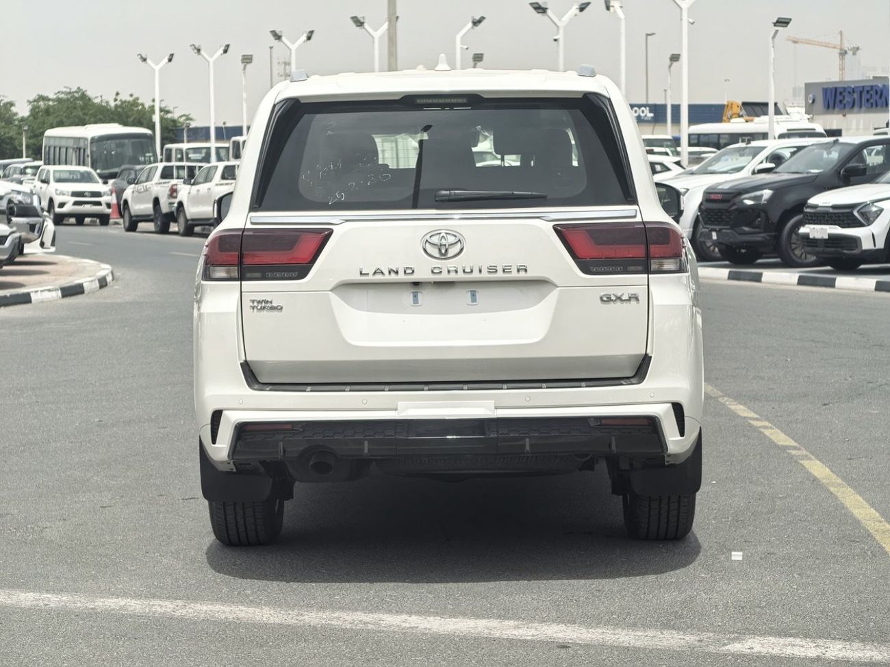 تويوتا لاند كروزر 2026 TOYOTA LAND CRUISER GXR 3.5L TWIN TURBO PETROL 5DOOR