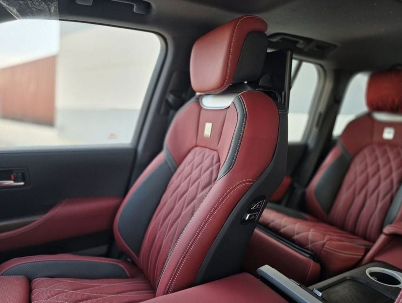 تويوتا لاند كروزر VXR VX 3.5L PETROL A/T WITH MBS AUTOBIOGRAPHY VIP 4 SEAT AND ROOF STAR LIGHT