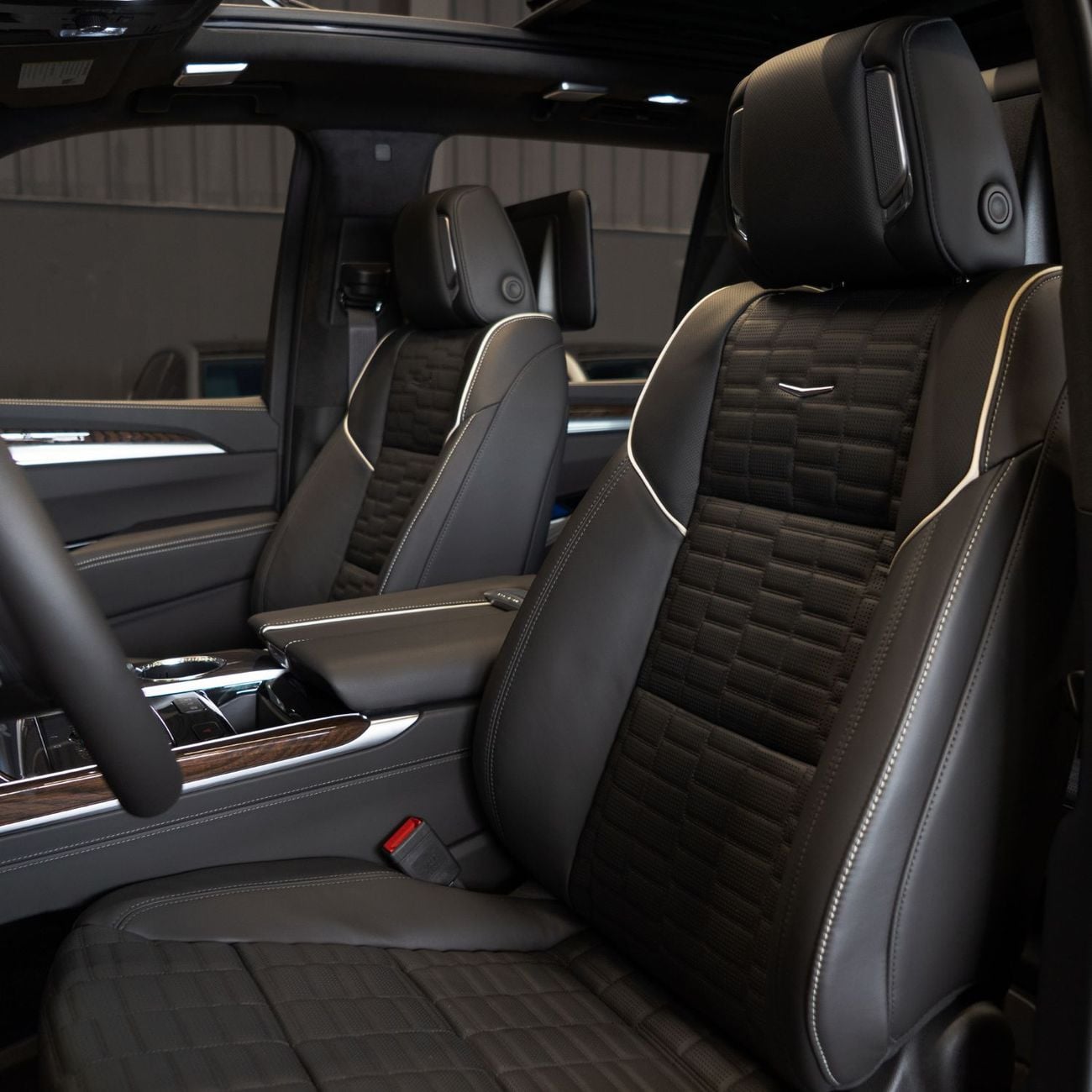 Cadillac Escalade Premium Luxury Platinum 6.2L AWD AED 10,349 P.M • 0% Downpayment • Escalade Premium Luxury Platinum