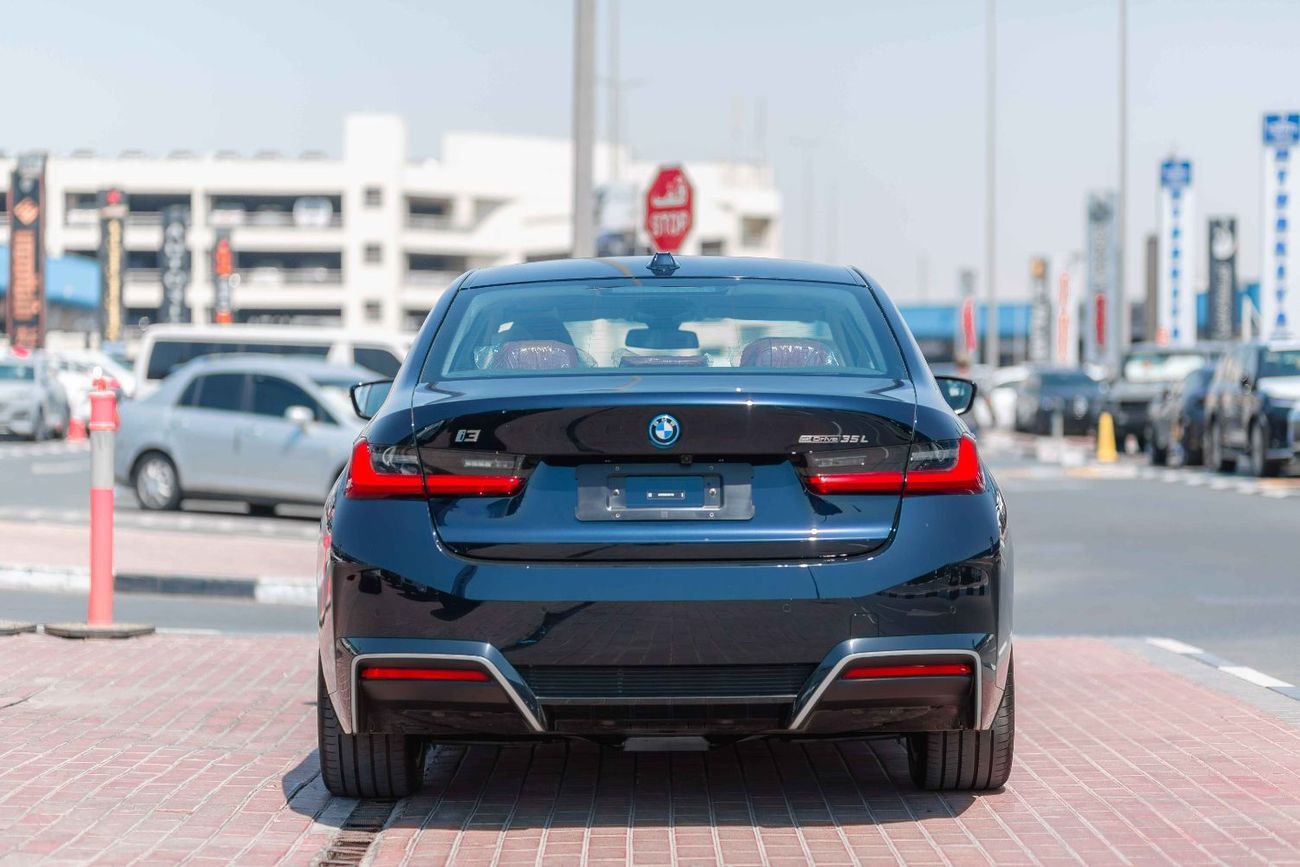 بي أم دبليو i3 2026 BMW i3 eDrive35L – M Power Kit (EV)