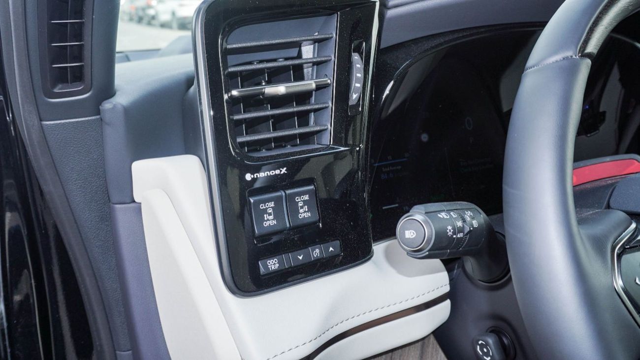 Lexus LM 350h 2024 Lexus LM350h 7-Seater 2.5L 4-Cyl Hybrid A/T AWD Export Only