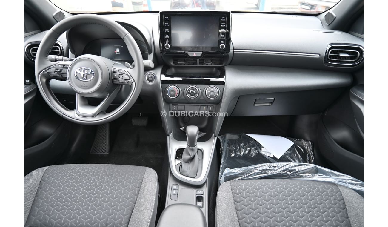 Toyota Yaris Cross Toyota Yaris Cross 1.5L SUV, FWD, 5 Doors, Cruise Control, Radar, Lane Departure, Blind Spot, Front