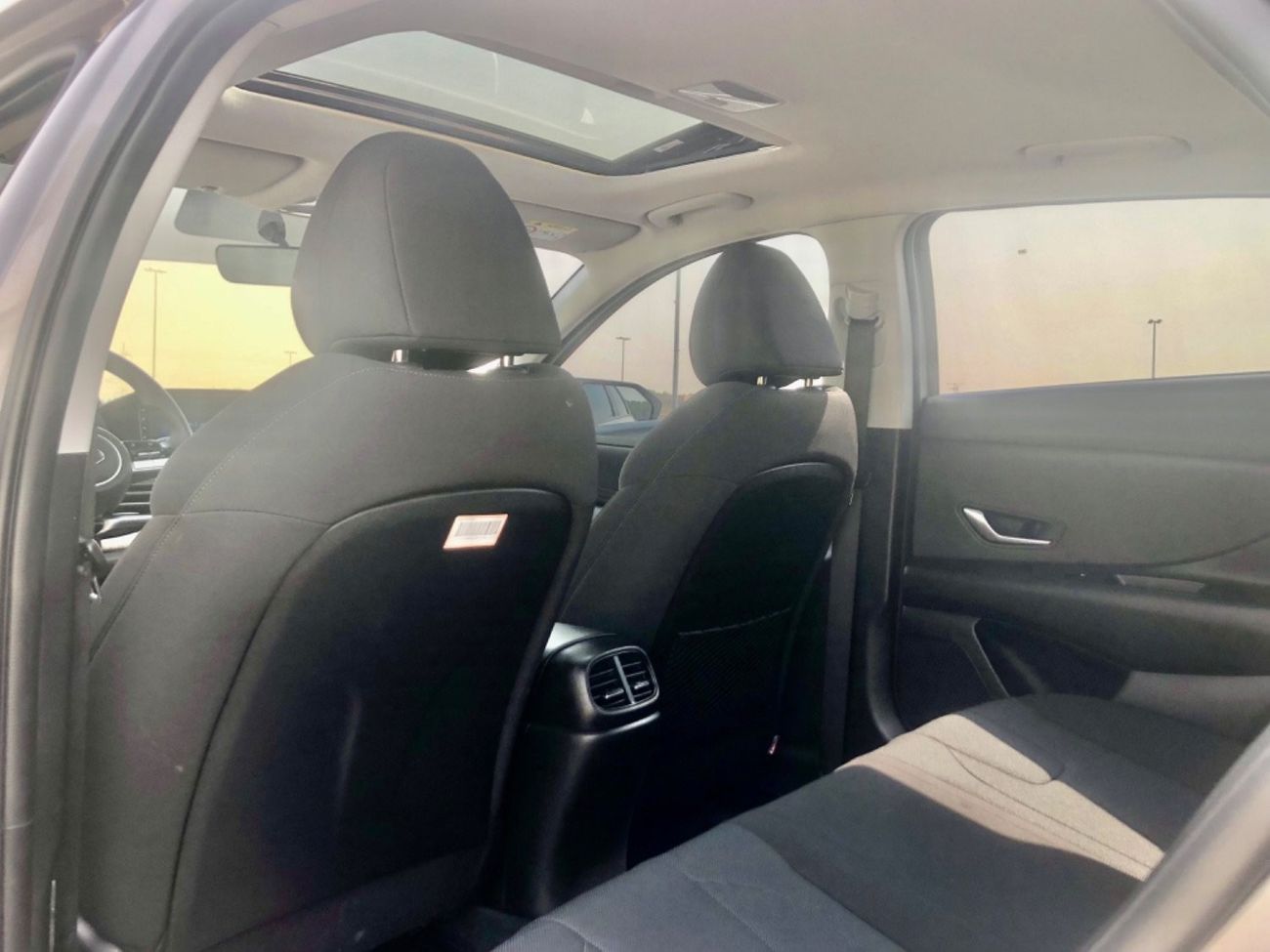 هيونداي إلانترا Hyundai Elentra ( 2.0L) 2023 Sunroof Original paint