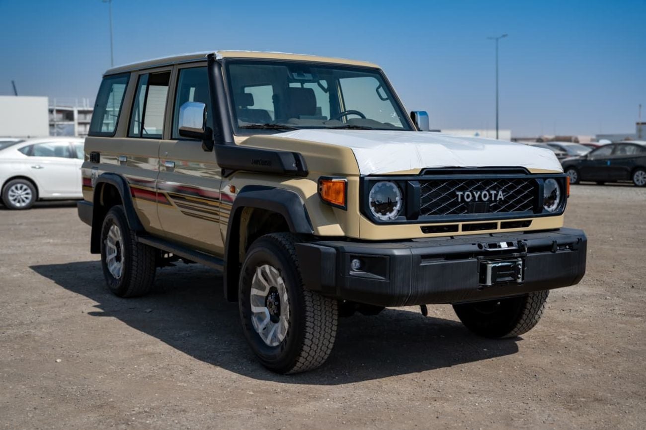 Toyota Land Cruiser 70 LX LC 76 2.8L | Diesel | 4 Cylinder | 6 Speed Automatic | 5 Door | 5 Seats