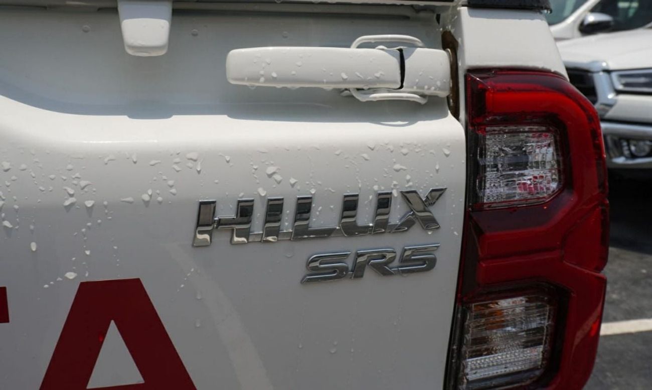 Toyota Hilux GLX 2.7L Double Cab Utility 4WD M/T SR5 2.7L Double Cab Utility 4WD M/T