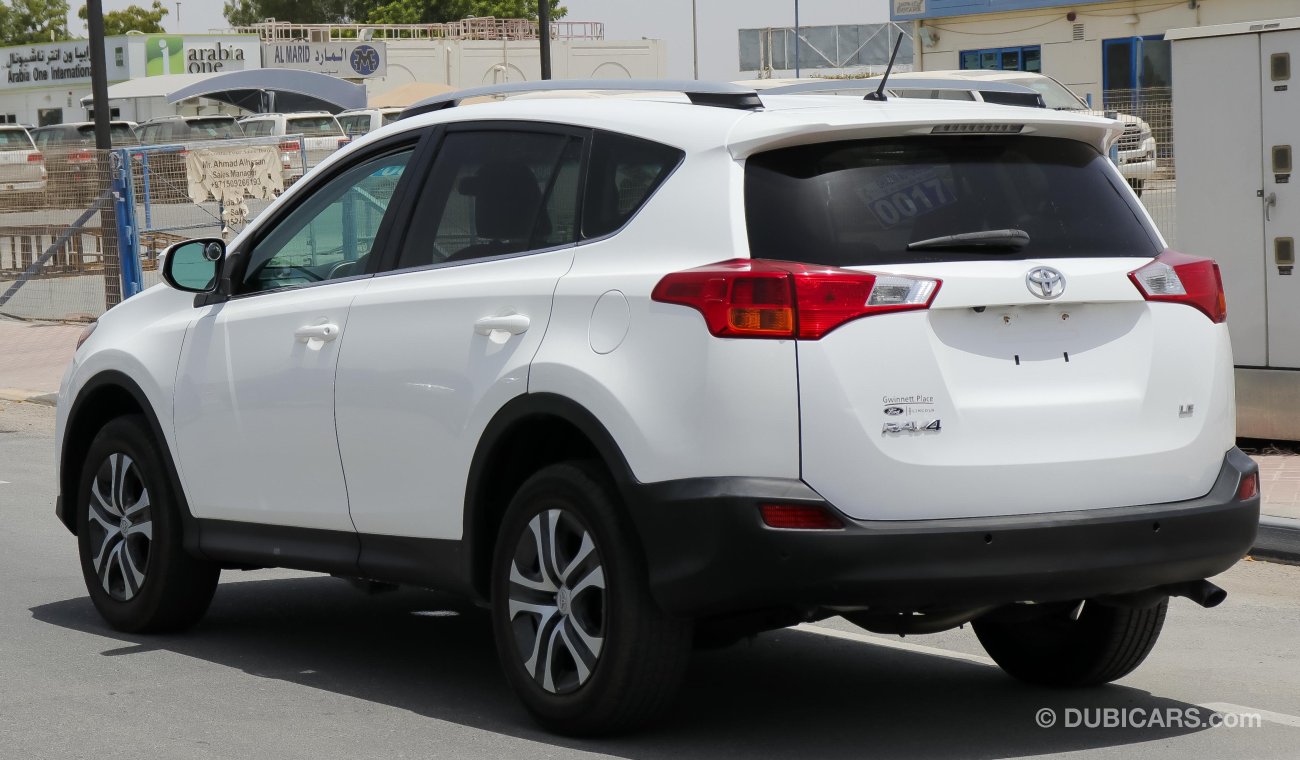 Toyota RAV4 2014 LE 2.5L 4 Cylinder  very clean car Price is negotiable