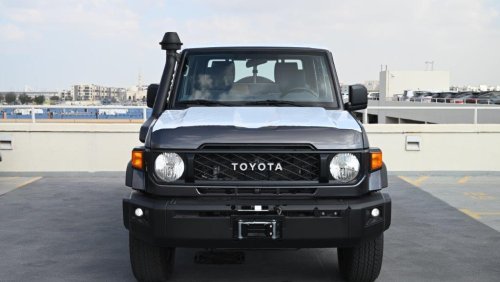 Toyota Land Cruiser Pick Up Double Cab V8 4.5L Manual Transmission