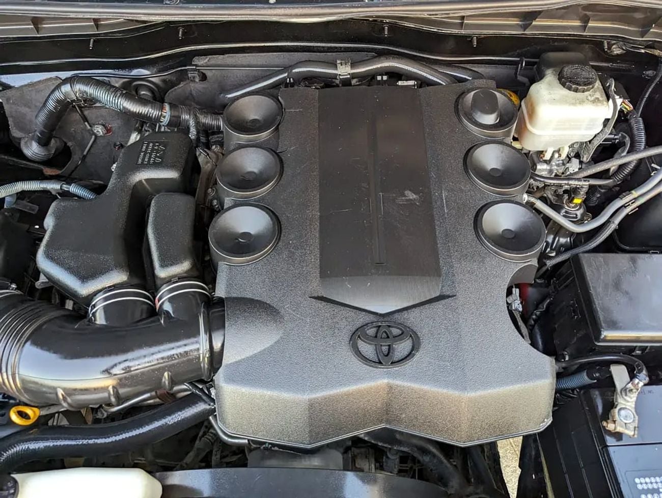 Toyota FJ Cruiser GCC Specs | 4.0L V6 | Off-Road Legend | Excellent Condition