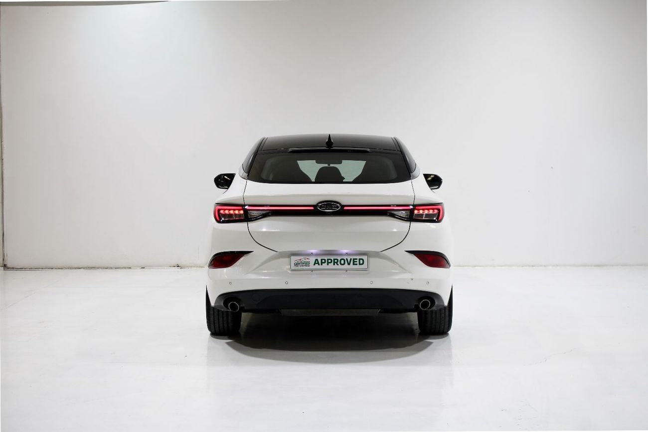 JAC J7 JAC J7 - White with black top