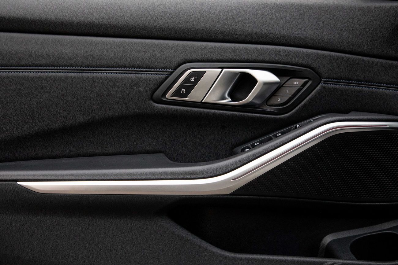 BMW 330i 2,644 P.M | 0% Downpayment | BMW 330i M Sport!