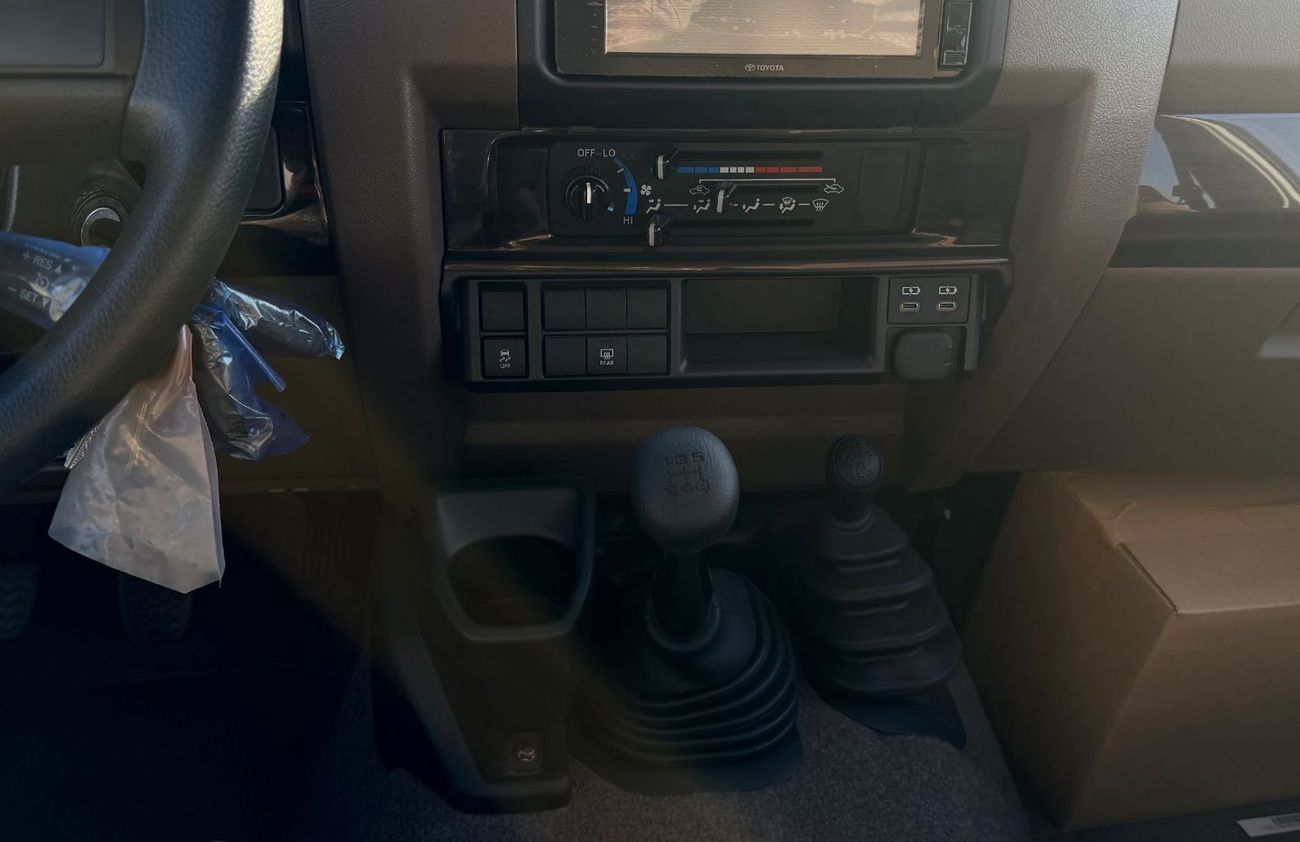 Toyota Land Cruiser DLX Manual 4WD 2.8L DIESEL