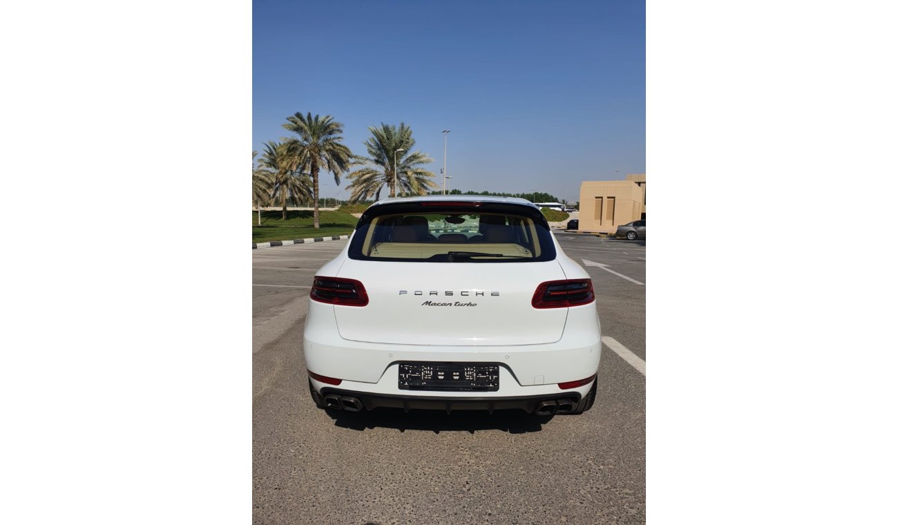 Porsche Macan Turbo Porsche macan turbo 2014 GCC full history