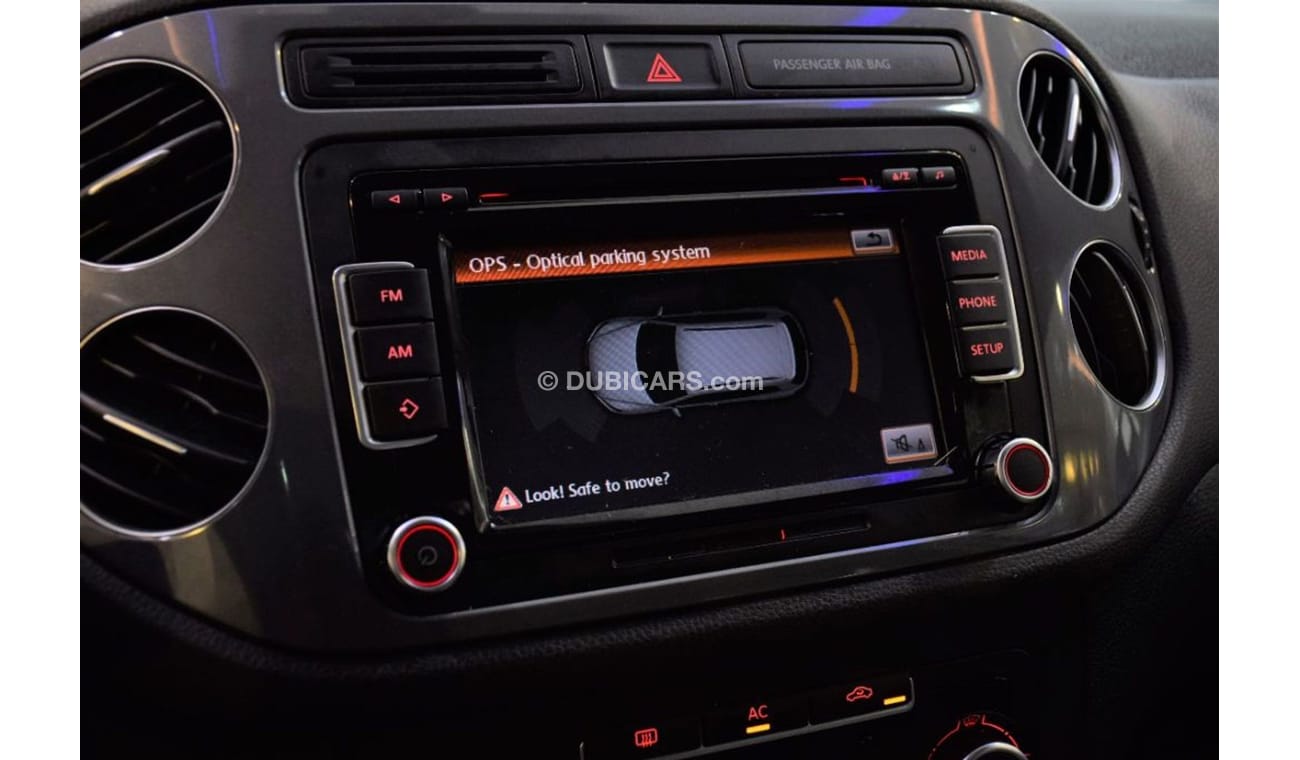 Volkswagen Tiguan Volkswagen Tiguan 2.0 TSI 4 Motion 2012 Model!! in Silver Color! GCC Specs