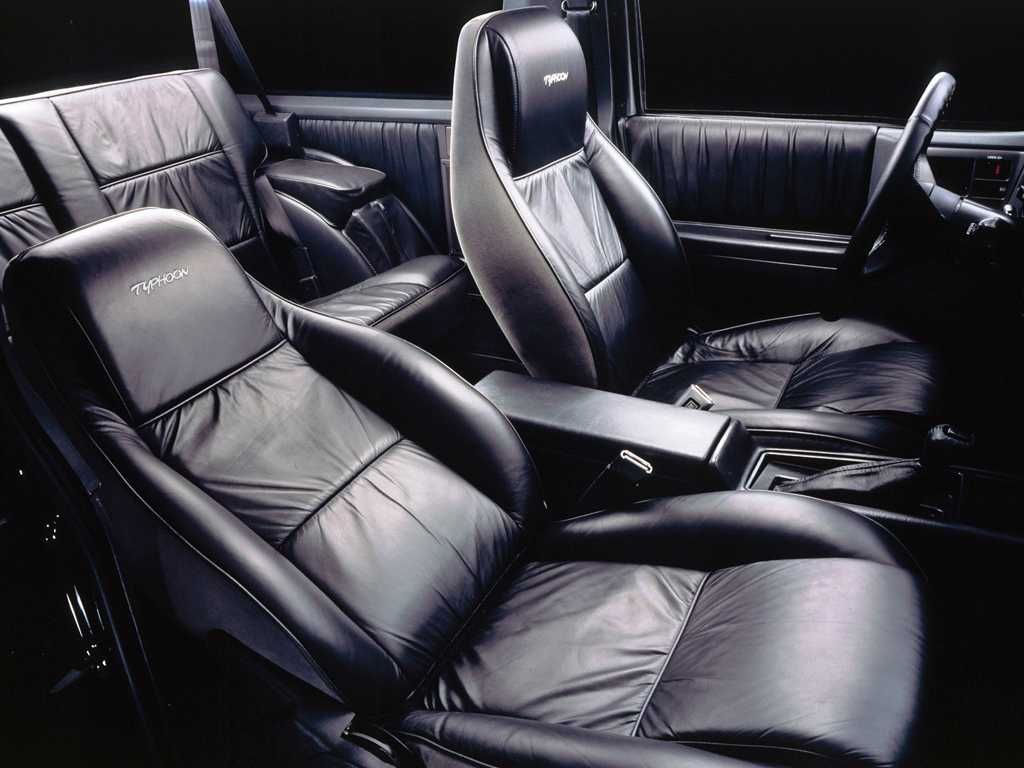 جي أم سي تايفون interior - Seats