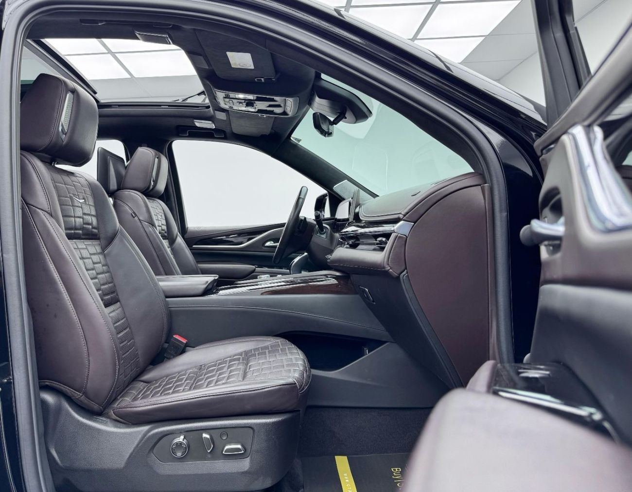 كاديلاك إسكالاد Sport Platinum 6.2L 4WD 2021 Cadillac Escalade 600 Sport, Cadillac Warranty + Service Pack, Fully Lo