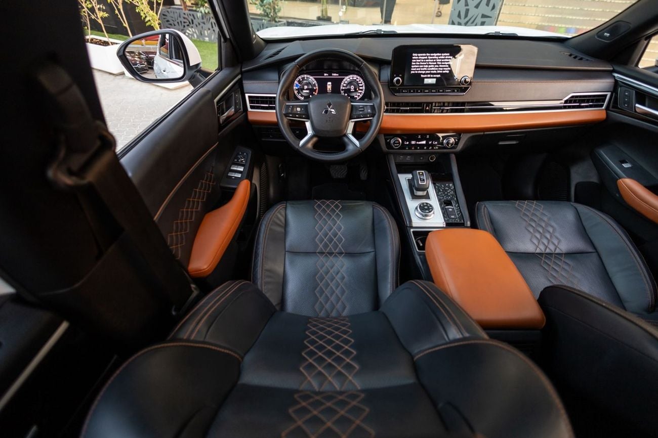 Mitsubishi Outlander PREMIUM LAUNCH EDITION Mitsubishi Outlander Limited Edition (7SEATER) 2023 GCC | Agency Warranty | S