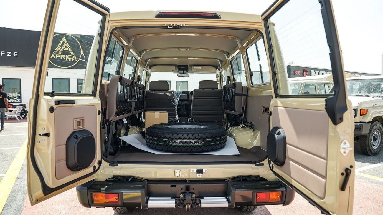 تويوتا لاند كروزر 70 LC 78 HARDTOP 2.8L AT
