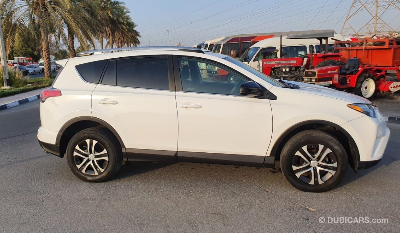 Toyota RAV4 LE